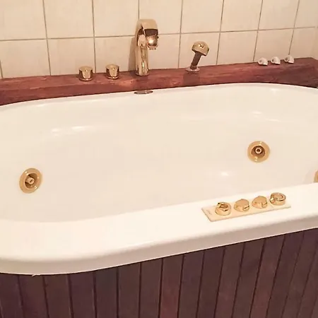 Four-bedroom Holiday In Nyaraló Szólád